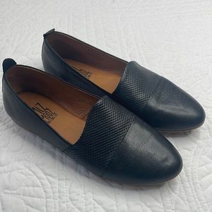 Mix Mooz •37• Kailey black leather slip on flats